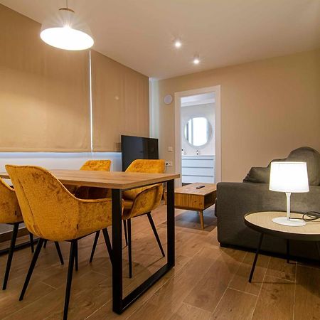 Apartamentos 1 Abril Малага Екстериор снимка