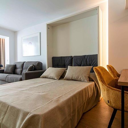 Apartamentos 1 Abril Малага Екстериор снимка