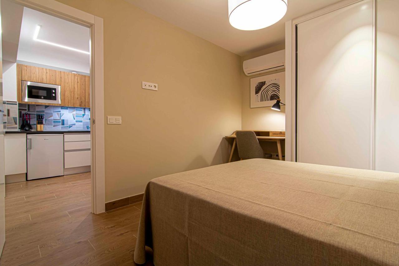Apartamentos 1 Abril Малага Екстериор снимка