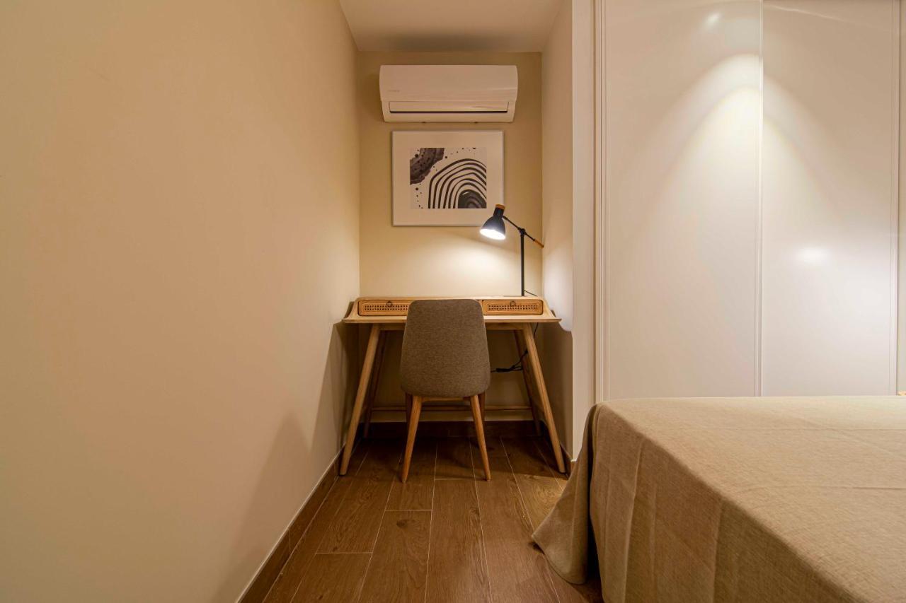 Apartamentos 1 Abril Малага Екстериор снимка