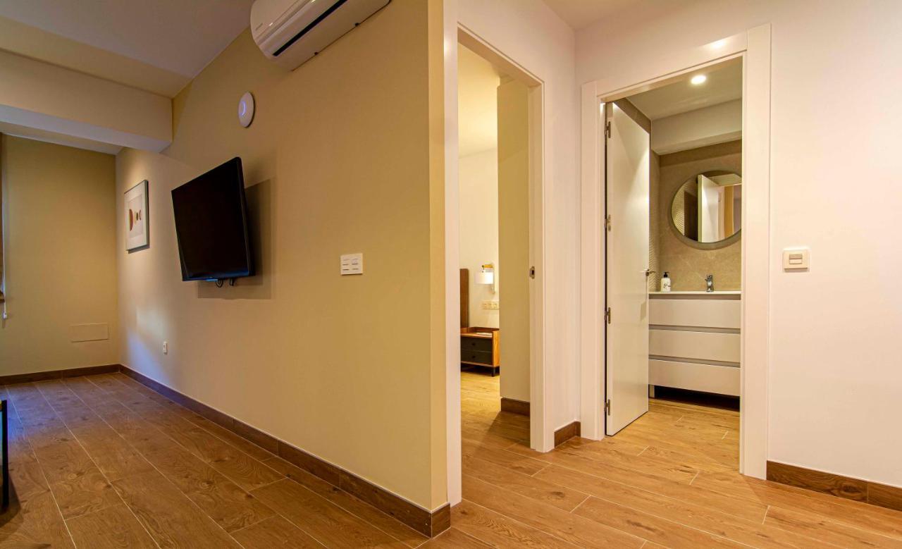 Apartamentos 1 Abril Малага Екстериор снимка