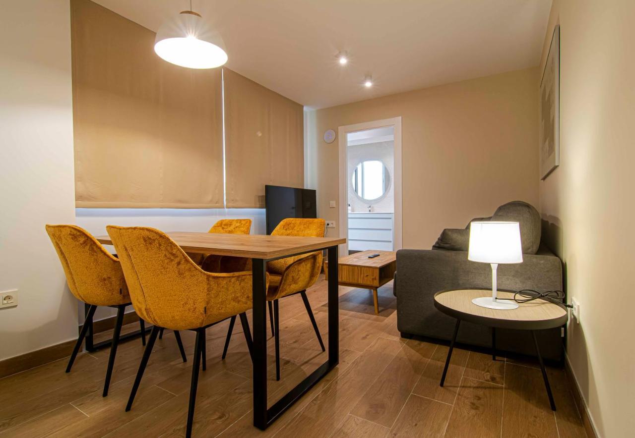 Apartamentos 1 Abril Малага Екстериор снимка