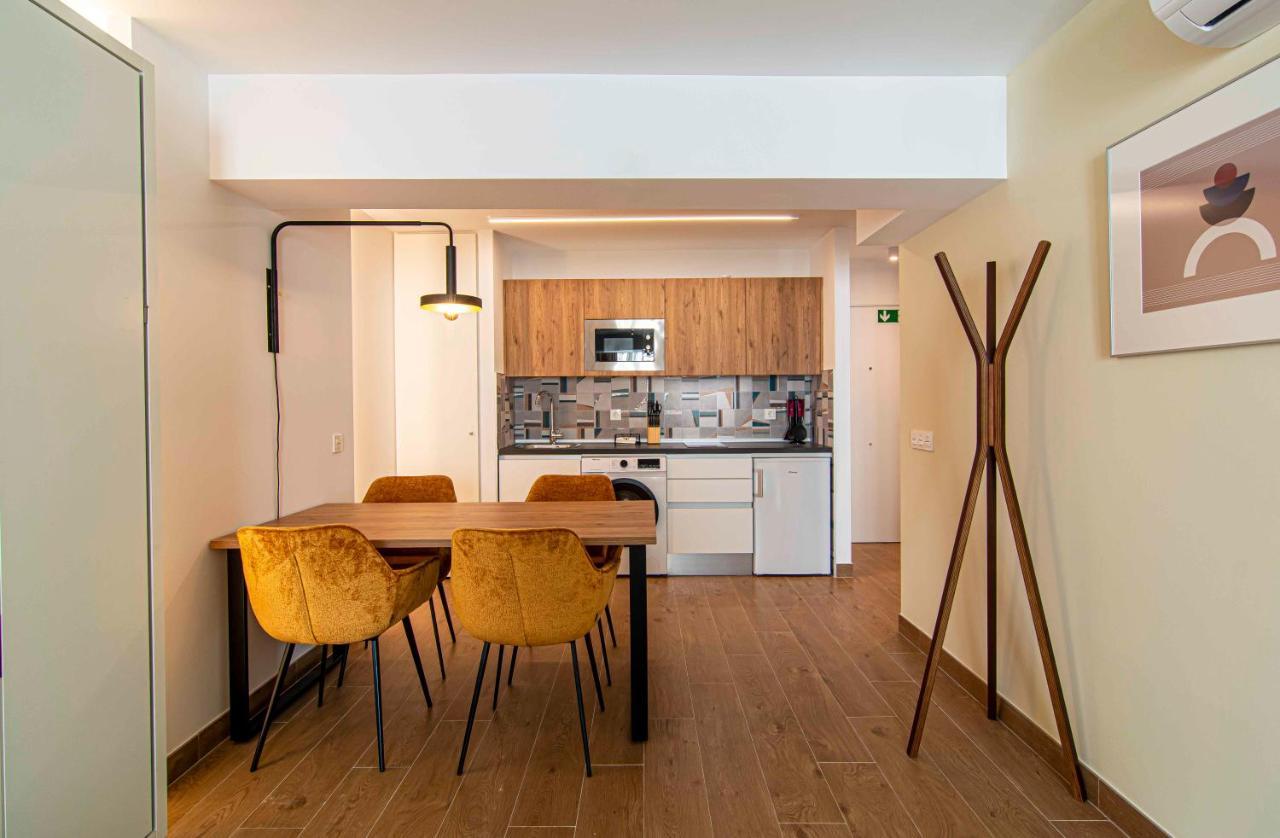 Apartamentos 1 Abril Малага Екстериор снимка