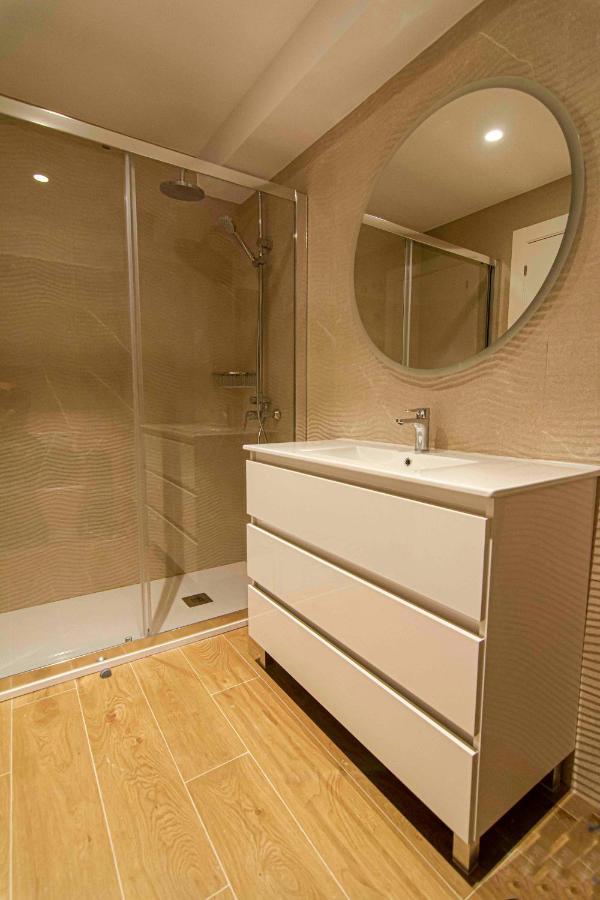 Apartamentos 1 Abril Малага Екстериор снимка