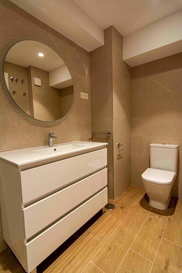 Apartamentos 1 Abril Малага Екстериор снимка