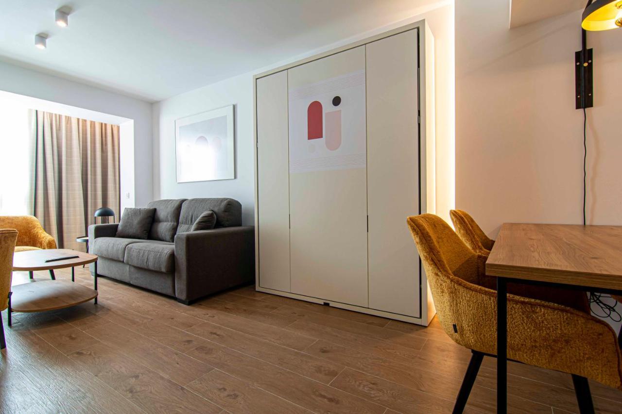 Apartamentos 1 Abril Малага Екстериор снимка
