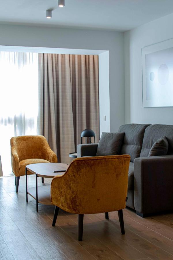 Apartamentos 1 Abril Малага Екстериор снимка