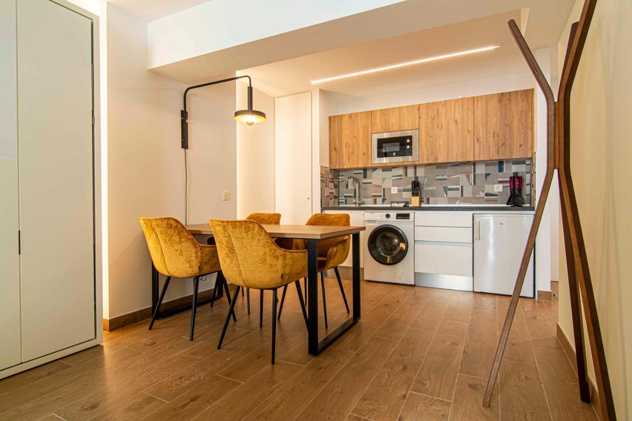 Apartamentos 1 Abril Малага Екстериор снимка
