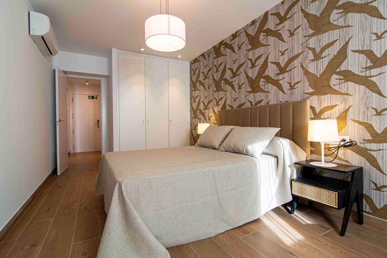 Apartamentos 1 Abril Малага Екстериор снимка